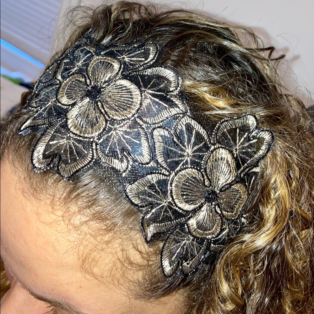 Spectacular headband! - Picture 3 of 4
